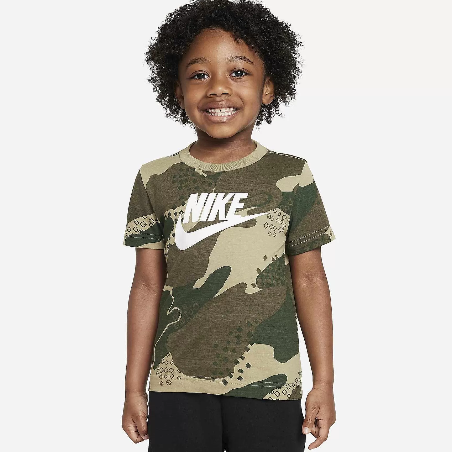 Nike Club Seasonal Camo Basic T-Shirt -Kinderen Tops En T-Shirts