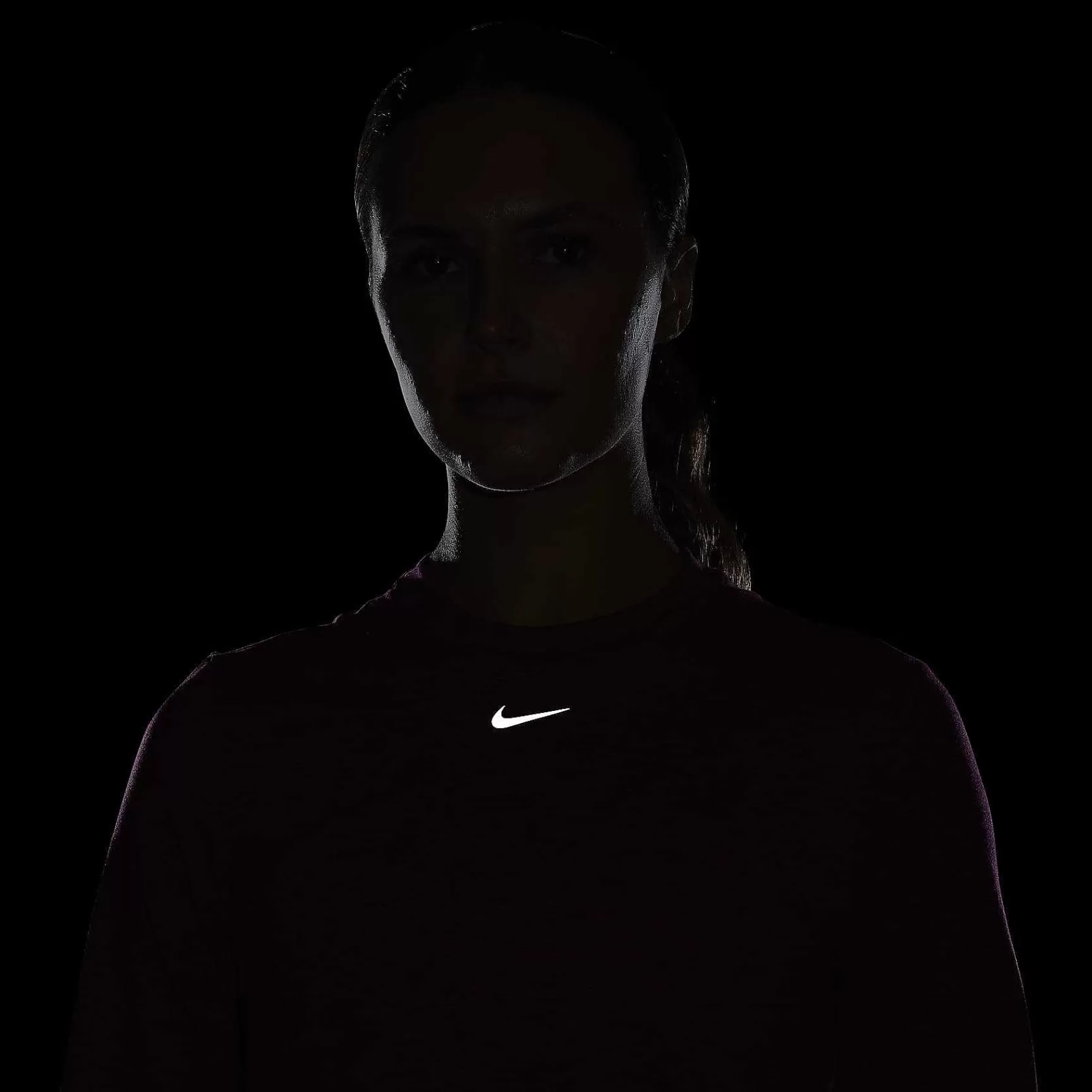 Nike Dri-Fit Swift Element Uv -Vrouwen Tops En T-Shirts