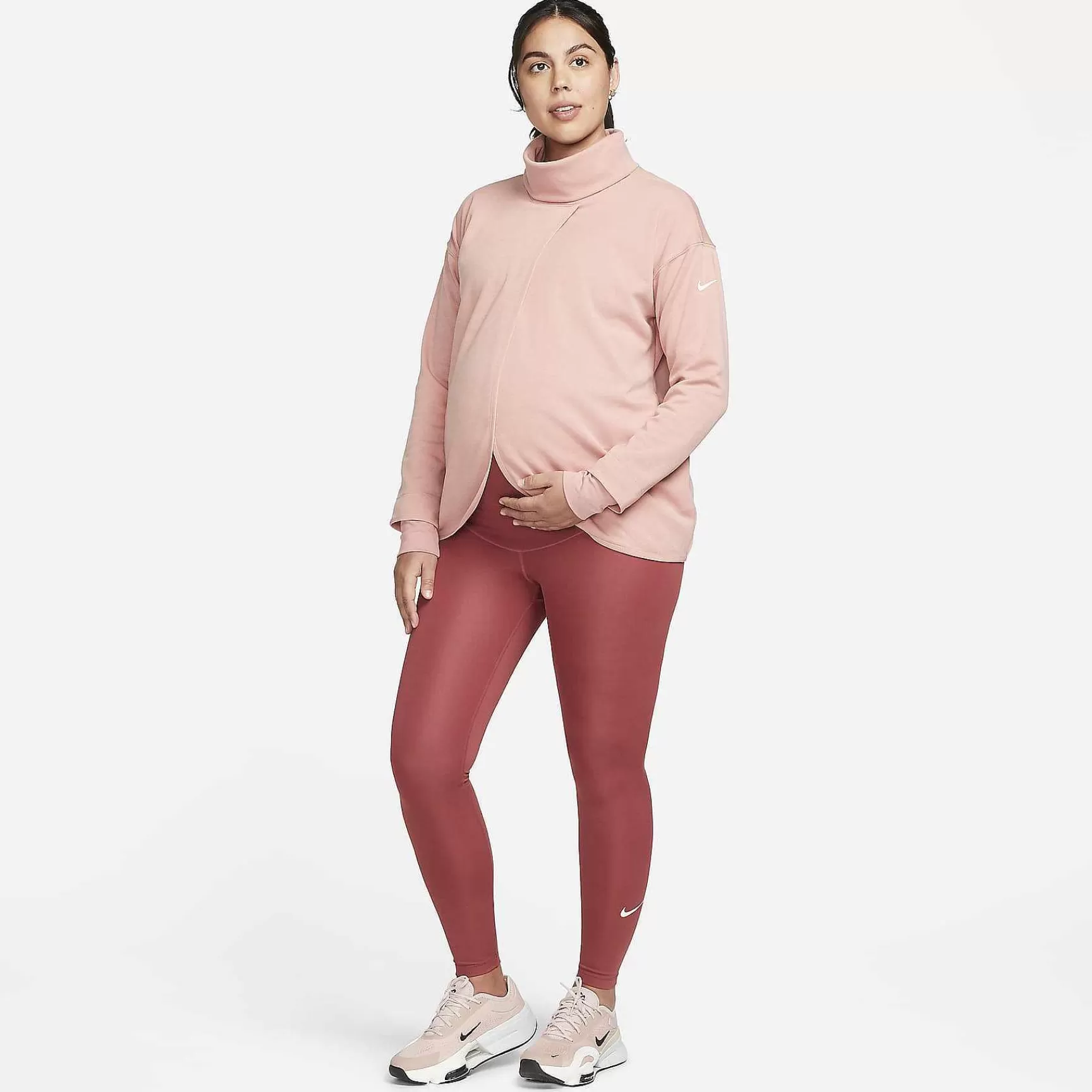 Nike (M) -Vrouwen Tops En T-Shirts