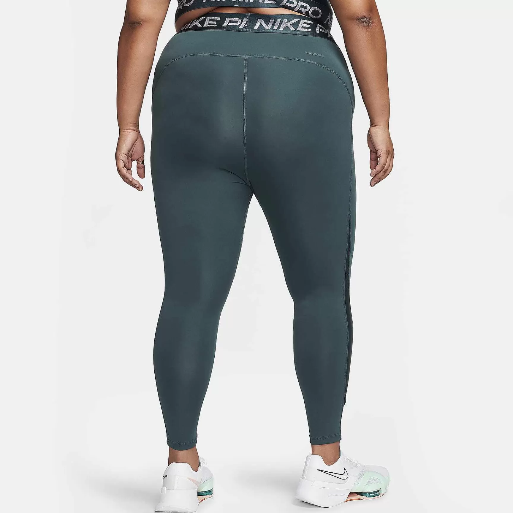 Nike Pro -Vrouwen Grote Maat