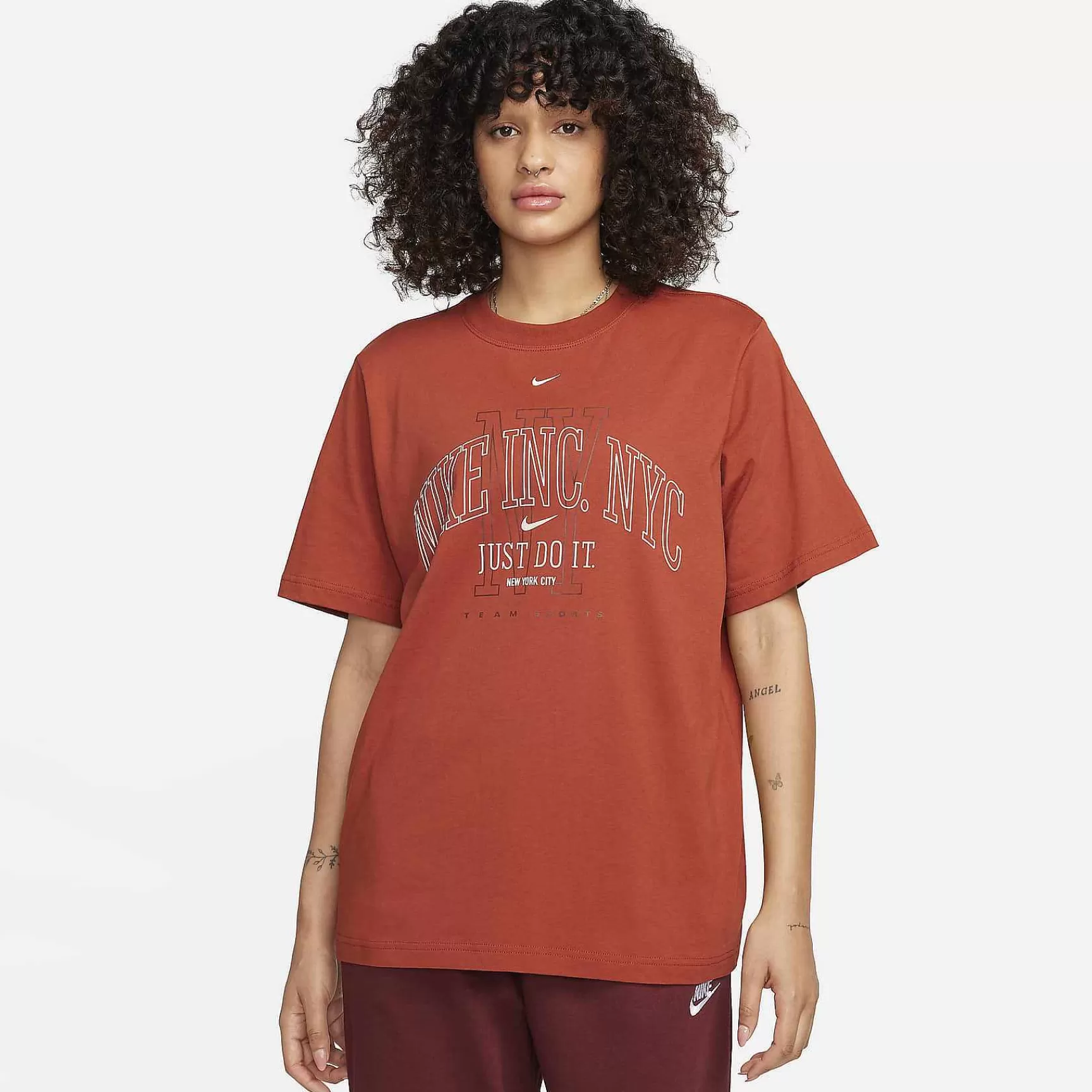 Nike Sportkleding Essentieel -Vrouwen Tops En T-Shirts