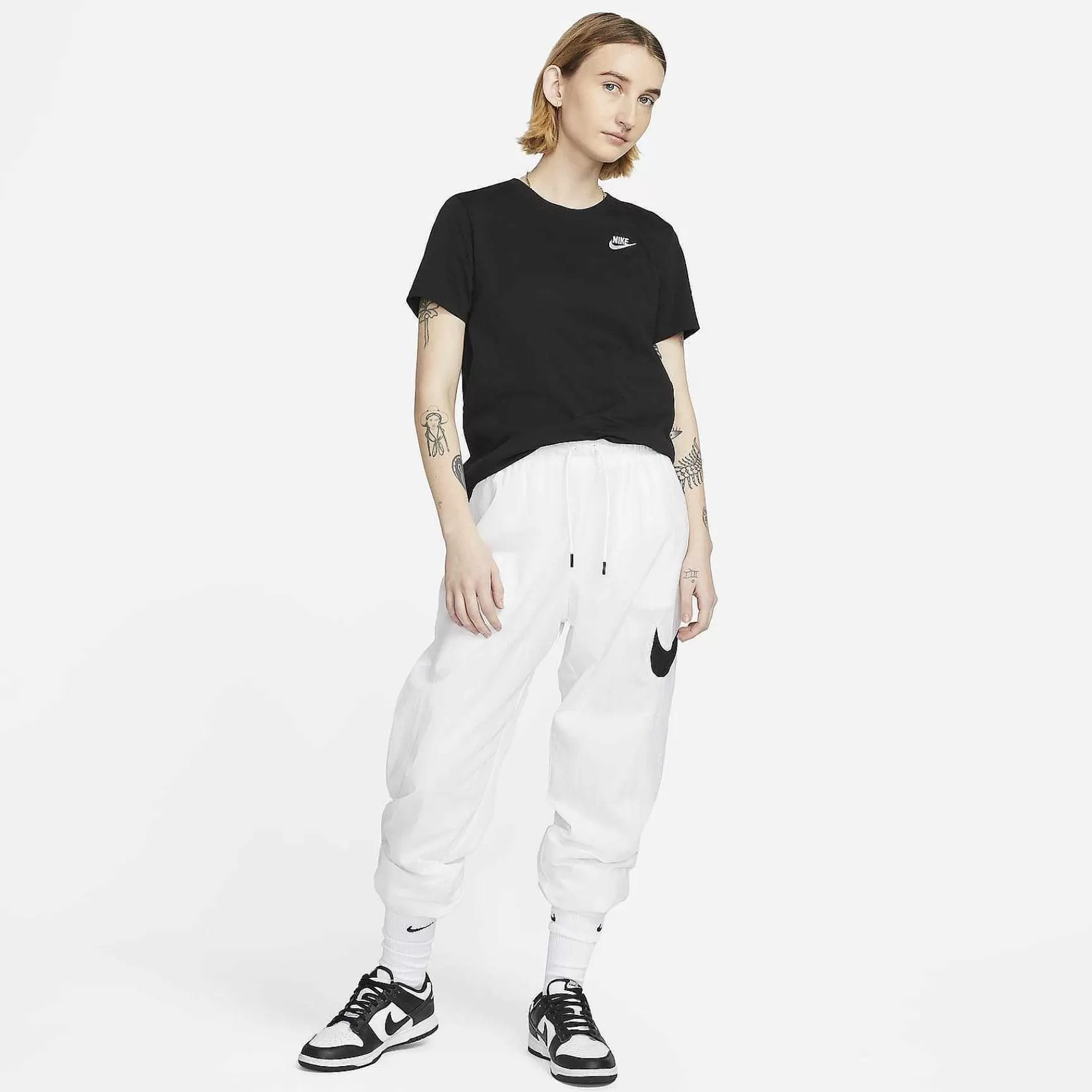 Nike Sportswear Club Essentials -Vrouwen Tops En T-Shirts