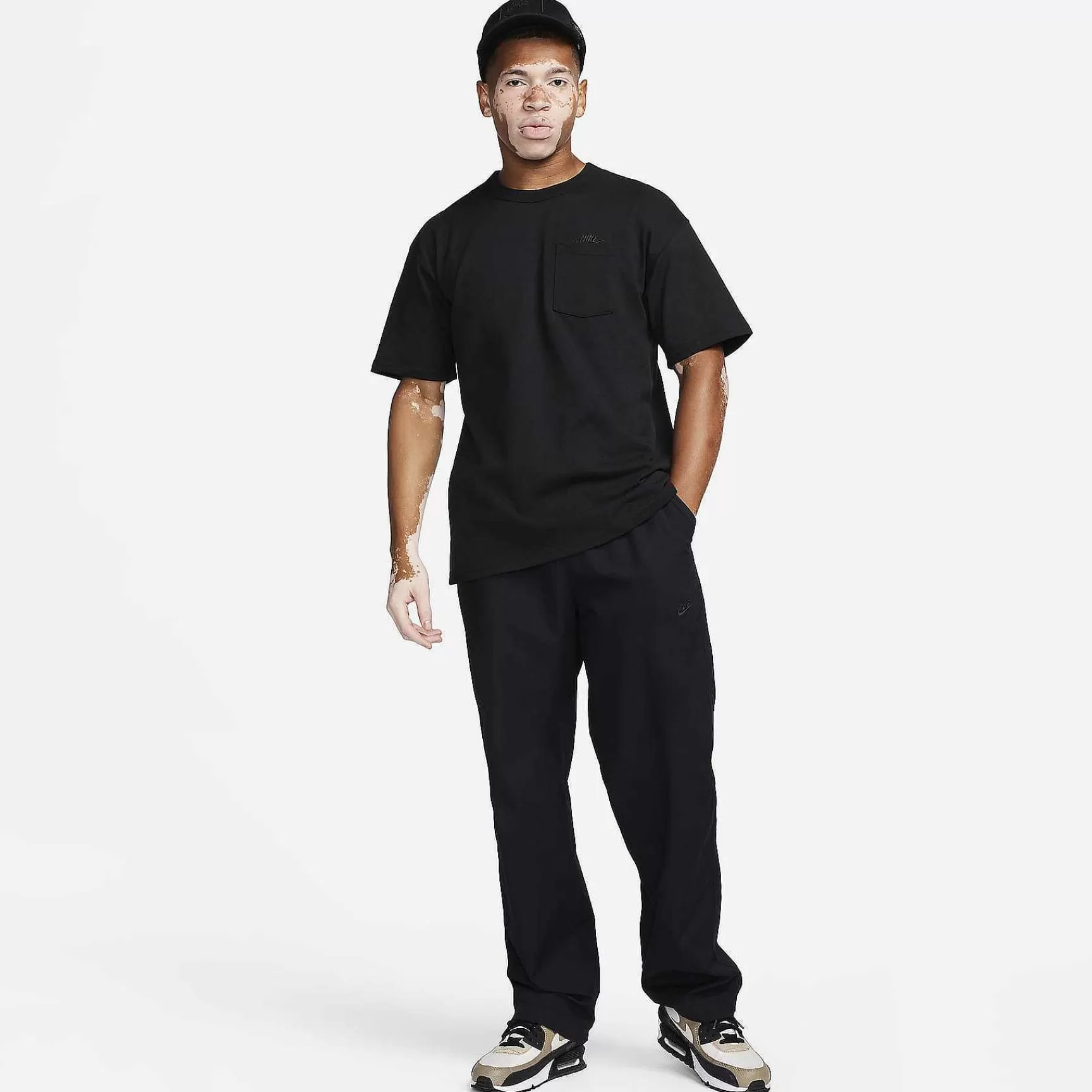 Nike Sportswear Premium Essentials -Heren Tops En T-Shirts