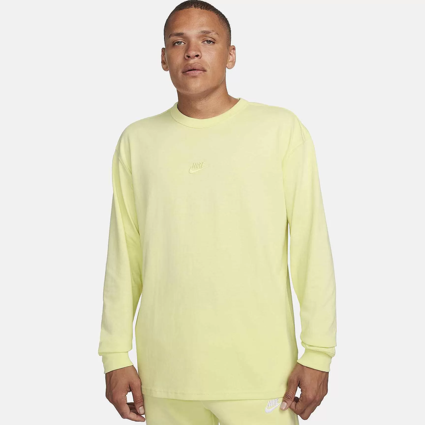 Nike Sportswear Premium Essentials -Heren Tops En T-Shirts