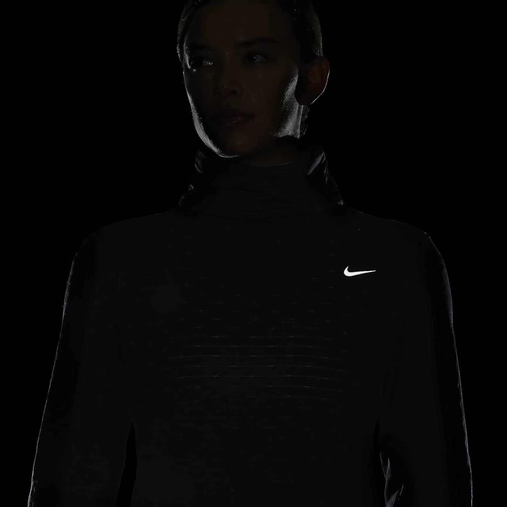 Nike Therma-Fit Swift Element -Vrouwen Tops En T-Shirts